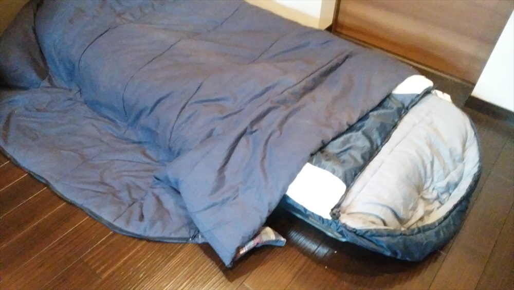 一人暮らし・家(部屋)での寝袋はあり？3ヶ月寝袋を使い続けてわかったこと | 失敗相談所